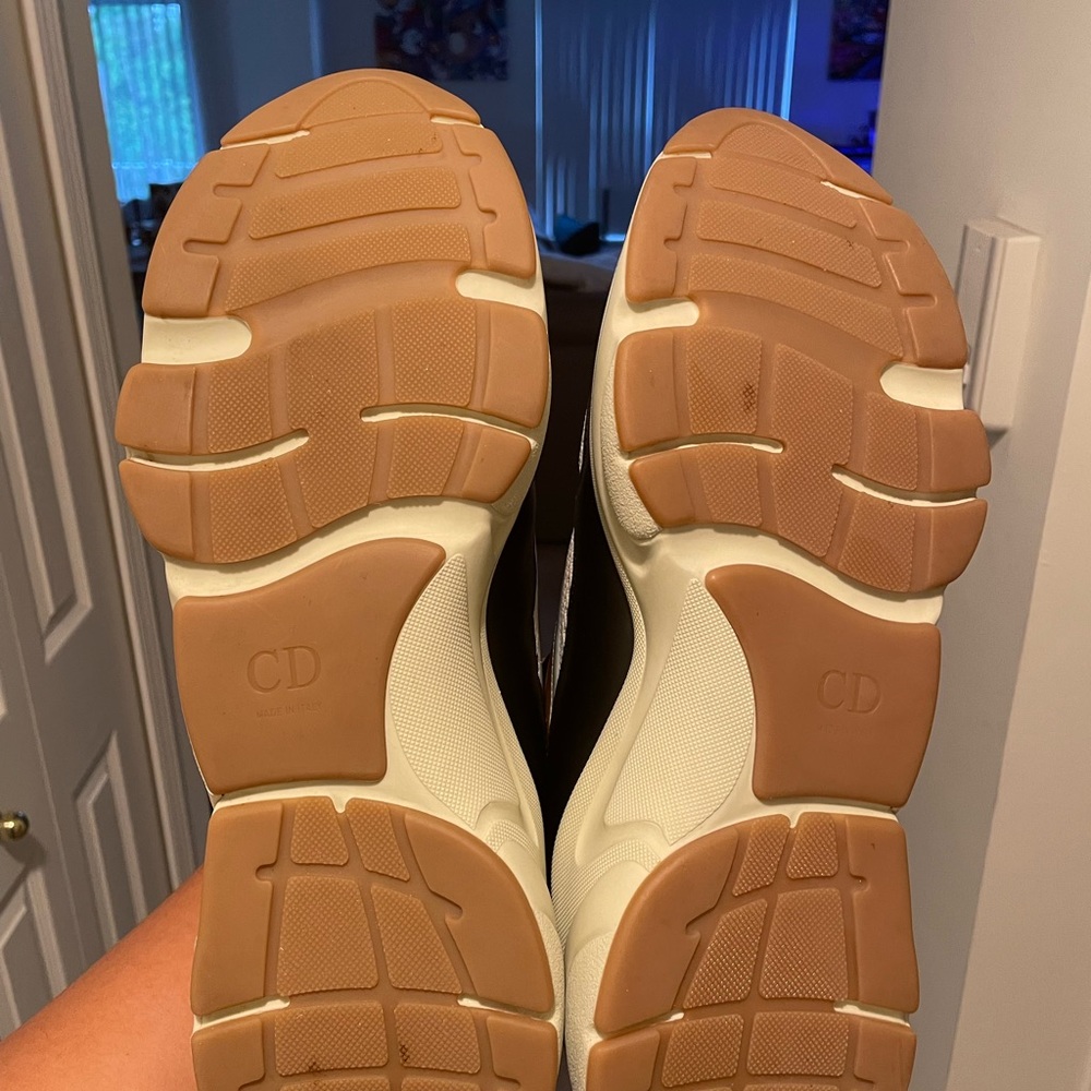 Dior B22 Sneakers - Picture 10 of 12